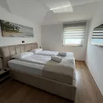 Elm Villa Ankaran
