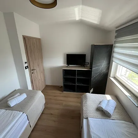 Elm Villa Ankaran